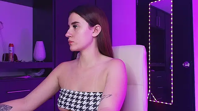 TinaJonnes  online show from 03.17.26