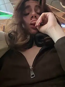 Lily  Belle online show from 12.20.24