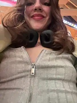 Lily  Belle online show from 12.21.24