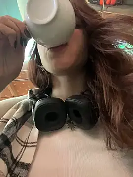 Lily  Belle online show from 01.05.25