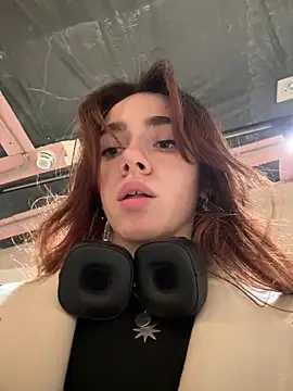 Lily  Belle online show from 01.25.25