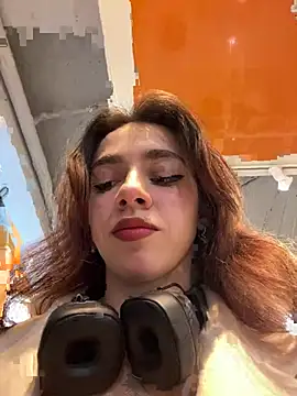 Lily  Belle online show from 01.28.25