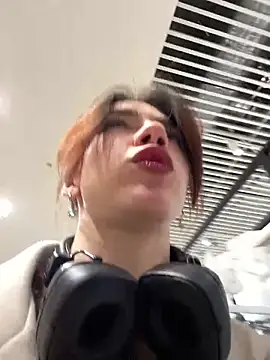 Lily  Belle online show from 02.04.25