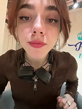 Lily  Belle online show from 02.04.25