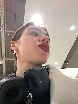 Lily  Belle online show from 02.13.25