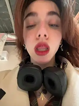 Lily  Belle online show from 02.15.25
