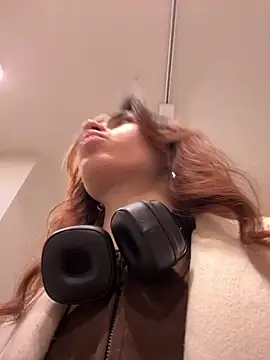 Lily  Belle online show from 02.24.25