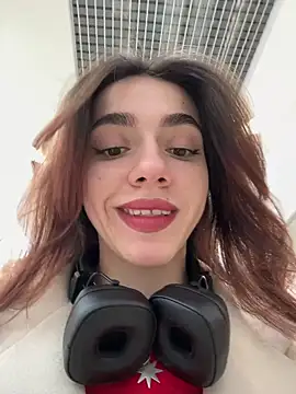 Lily  Belle online show from 02.25.25