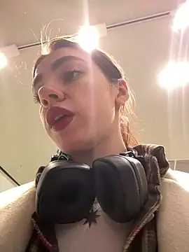 Lily  Belle online show from 03.04.25