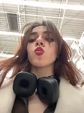 Lily  Belle online show from 03.07.25