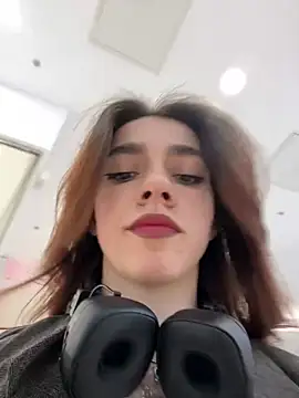 Lily  Belle online show from 03.16.25