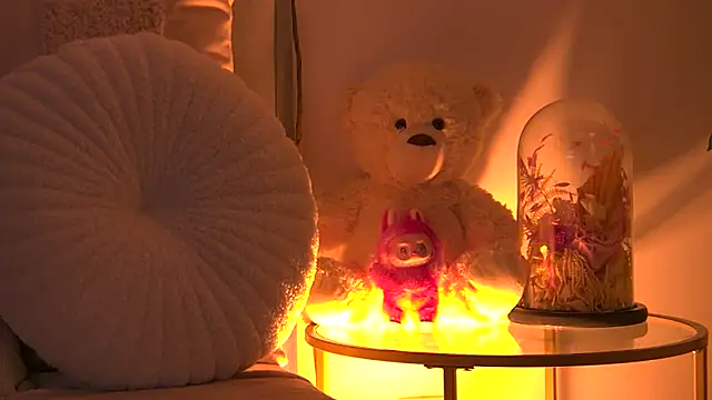 AngeliqueSkye online show from 10.25.25