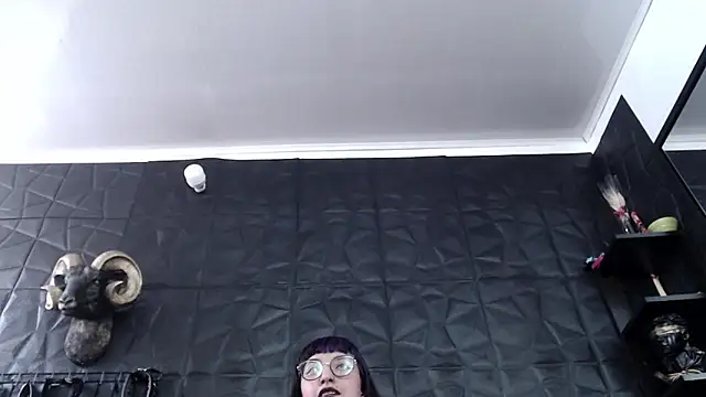 Agata Darkness online show from 03.25.26