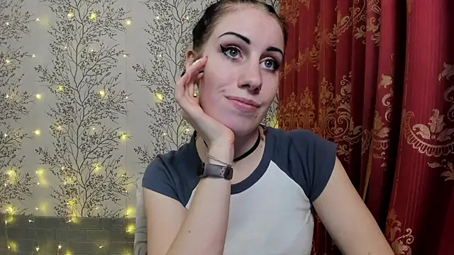 Snapshot of Mary0Lou chatting on 12.21.24 Mary0Lou online show from 12.21.24