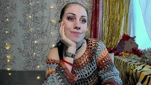 Snapshot of Mary0Lou chatting on 12.26.24 Mary0Lou online show from 12.26.24