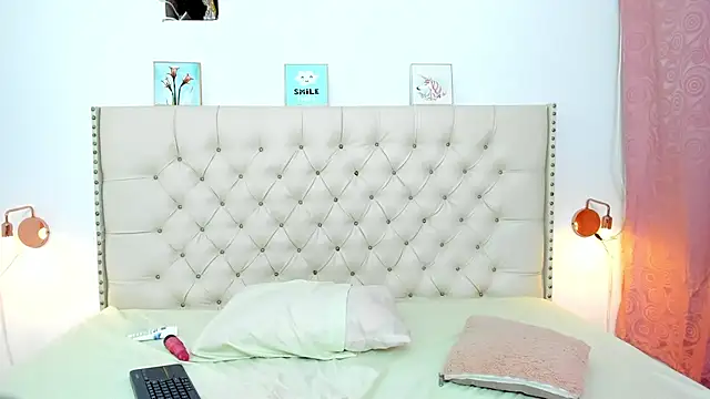 Kim Eli online show from 12.23.24