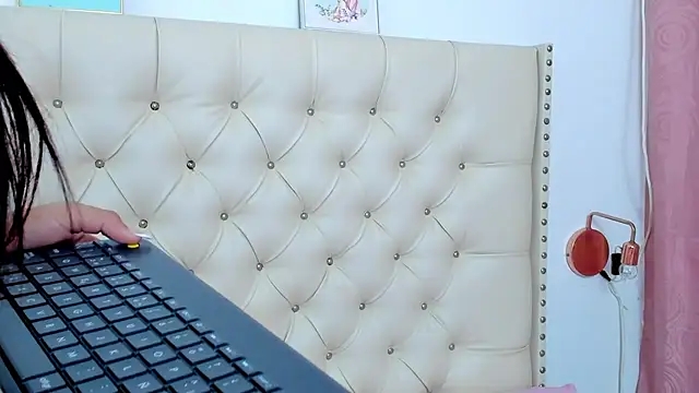 Kim Eli online show from 12.29.24