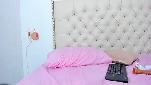 Kim Eli online show from 01.25.25