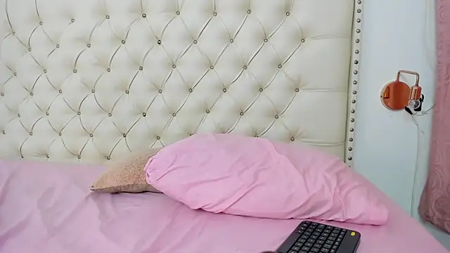 Kim Eli online show from 02.05.25