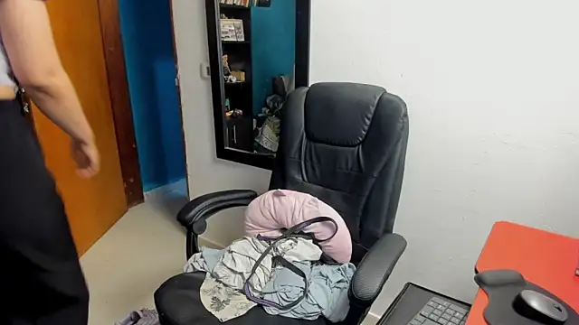 peanut tangerine online show from 01.11.26