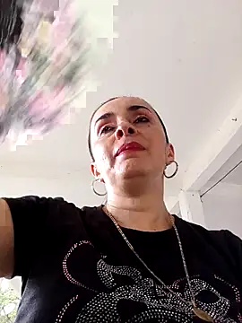 Samantha Sullivan  online show from 09.27.25