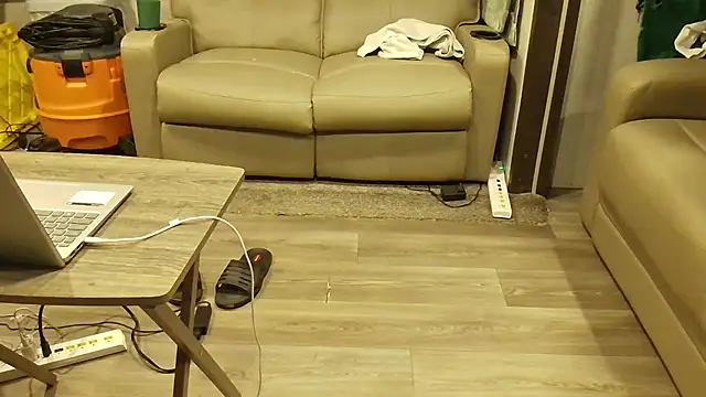 overaveragefreak4you online show from 02.17.26