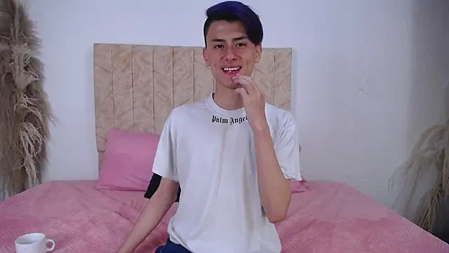 Snapshot of Alann_sr chatting on 02.02.25 Alann sr online show from 02.02.25