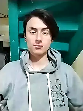 Snapshot of Alann_sr chatting on 09.14.25 Alann sr online show from 09.14.25