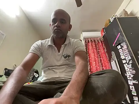 Snapshot of SammyChocolateIndian chatting on 12.18.24 SammyChocolateIndian online show from 12.18.24