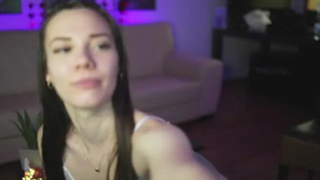 Snapshot of StephanieNeeson chatting on 02.25.25 StephanieNeeson online show from 02.25.25
