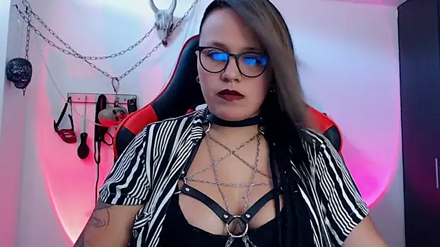 Snapshot of LilithSharon chatting on 09.28.25 LilithSharon online show from 09.28.25