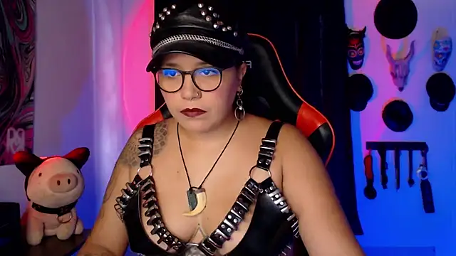 Snapshot of LilithSharon chatting on 10.17.25 LilithSharon online show from 10.17.25