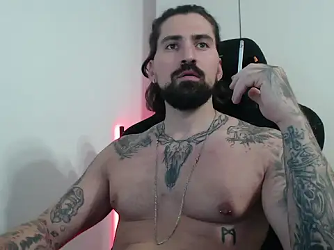 Snapshot of MateoHunk chatting on 09.29.25 MateoHunk online show from 09.29.25