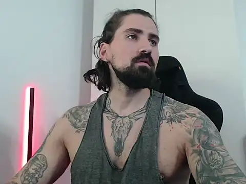 Snapshot of MateoHunk chatting on 10.11.25 MateoHunk online show from 10.11.25