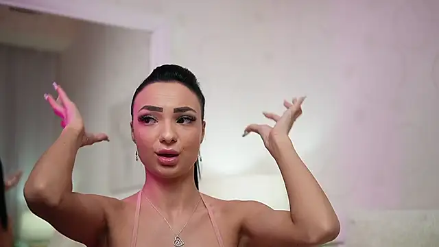 Snapshot of MaraJolie chatting on 01.18.25 MaraJolie online show from 01.18.25