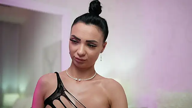 Snapshot of MaraJolie chatting on 01.24.25 MaraJolie online show from 01.24.25