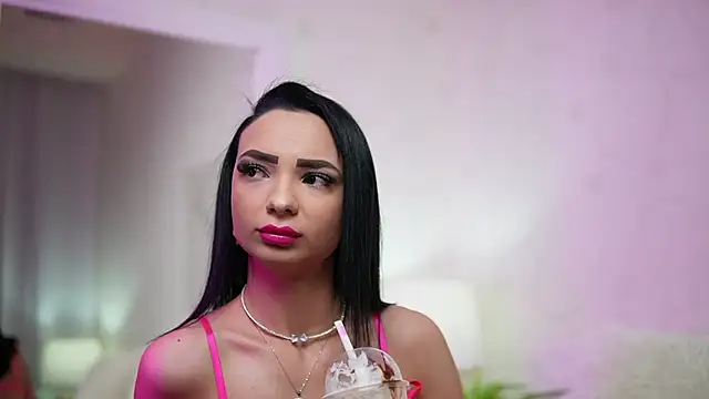 Snapshot of MaraJolie chatting on 02.09.25 MaraJolie online show from 02.09.25