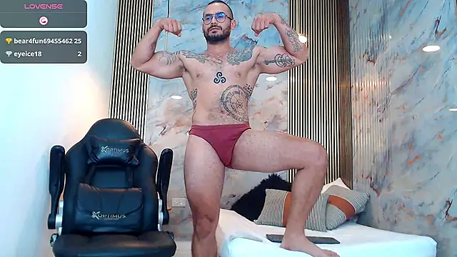 Snapshot of hanz_col chatting on 12.30.24 hanz col online show from 12.30.24