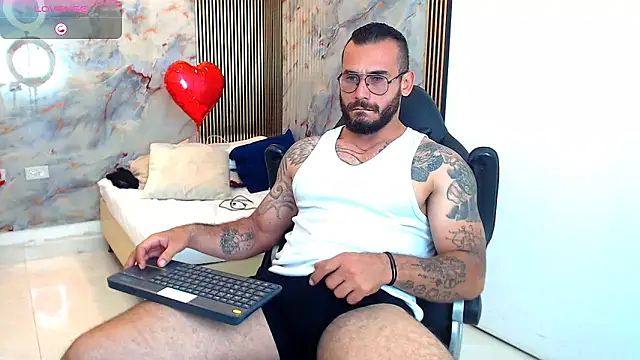 Snapshot of hanz_col chatting on 02.12.25 hanz col online show from 02.12.25