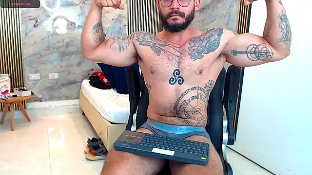 Snapshot of hanz_col chatting on 03.01.25 hanz col online show from 03.01.25