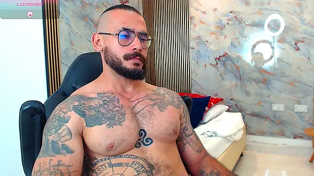 Snapshot of hanz_col chatting on 03.04.25 hanz col online show from 03.04.25