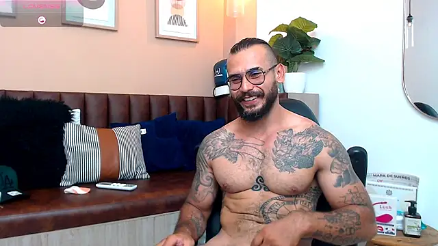 Snapshot of hanz_col chatting on 03.12.25 hanz col online show from 03.12.25