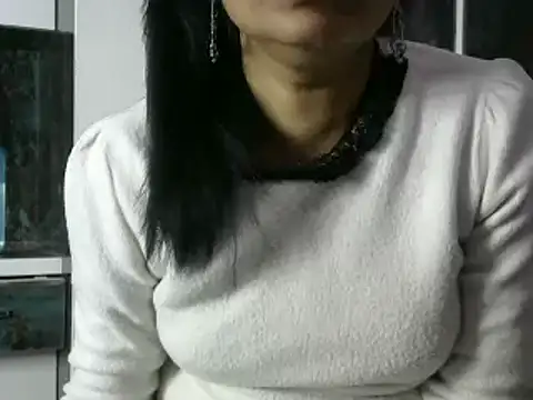 Snapshot of l_l_ish chatting on 01.11.25 l l ish online show from 01.11.25