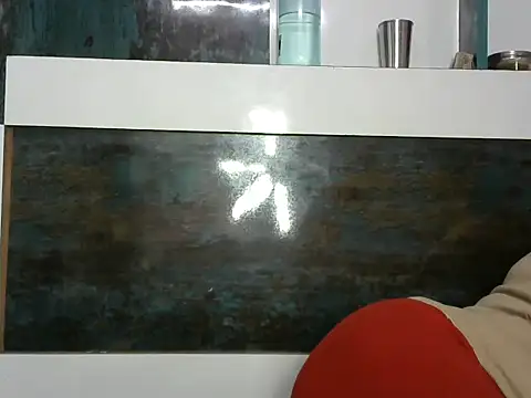 Snapshot of l_l_ish chatting on 01.20.25 l l ish online show from 01.20.25