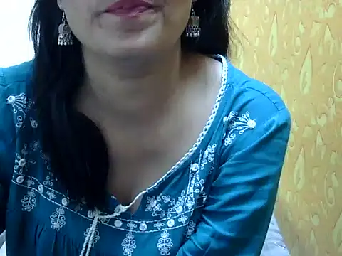 Snapshot of l_l_ish chatting on 03.01.25 l l ish online show from 03.01.25