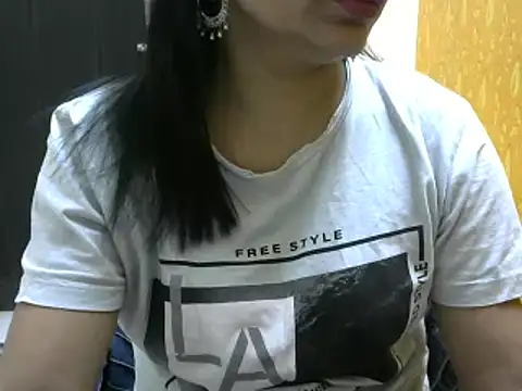 Snapshot of l_l_ish chatting on 03.11.25 l l ish online show from 03.11.25