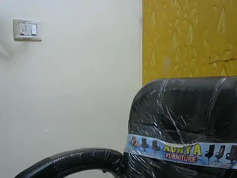 l l ish online show from 10.21.25