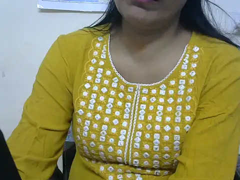 l l ish online show from 10.22.25