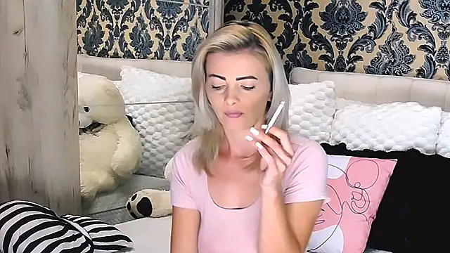 Snapshot of Aly_girl1 chatting on 10.02.25 Aly girl1 online show from 10.02.25