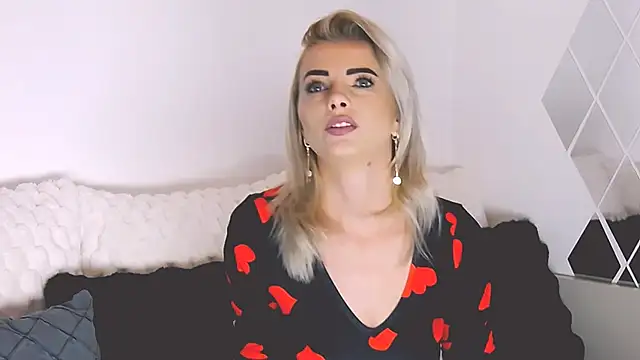 Snapshot of Aly_girl1 chatting on 11.02.25 Aly girl1 online show from 11.02.25